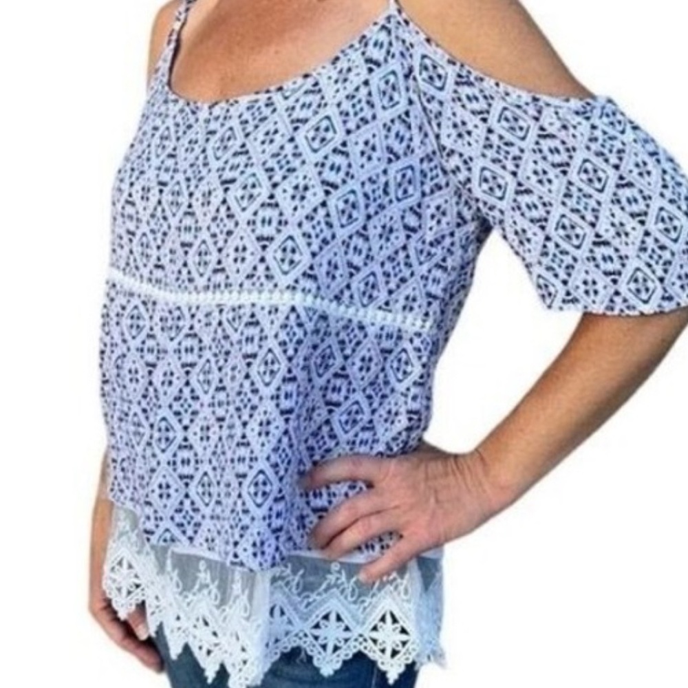 Skies Are Blue Langlock Cold Shoulder Blouse in Blue/White